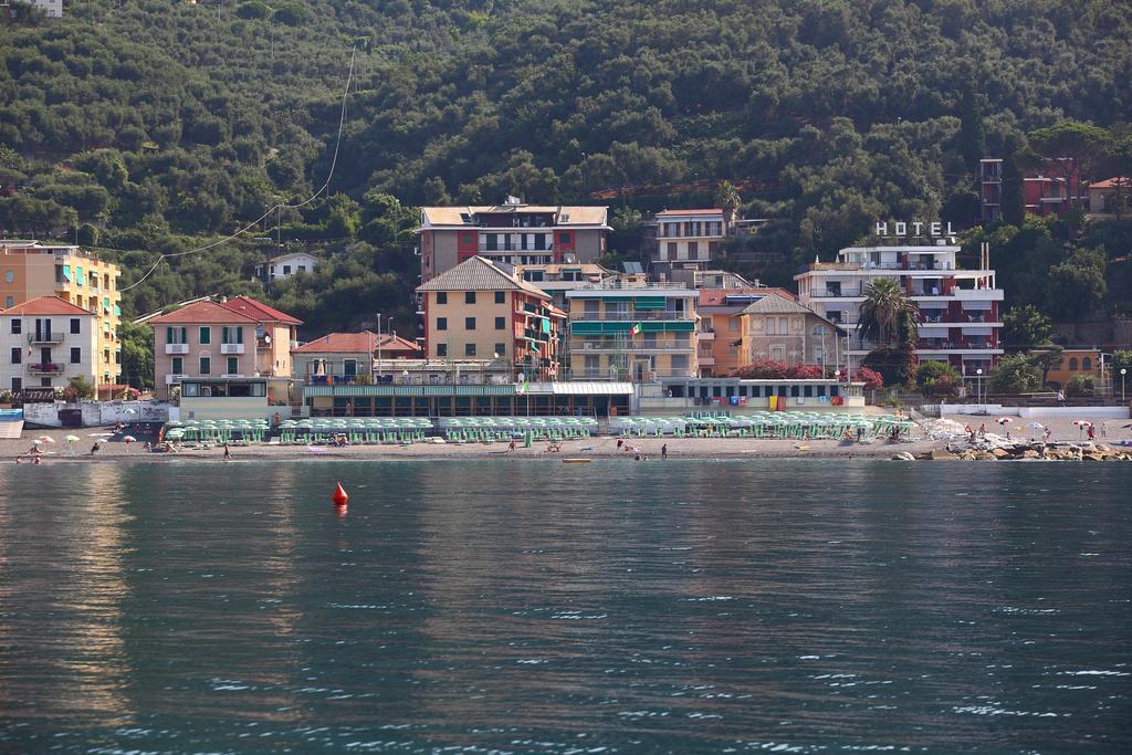 Real Park Hotel Cavi di Lavagna Exterior foto